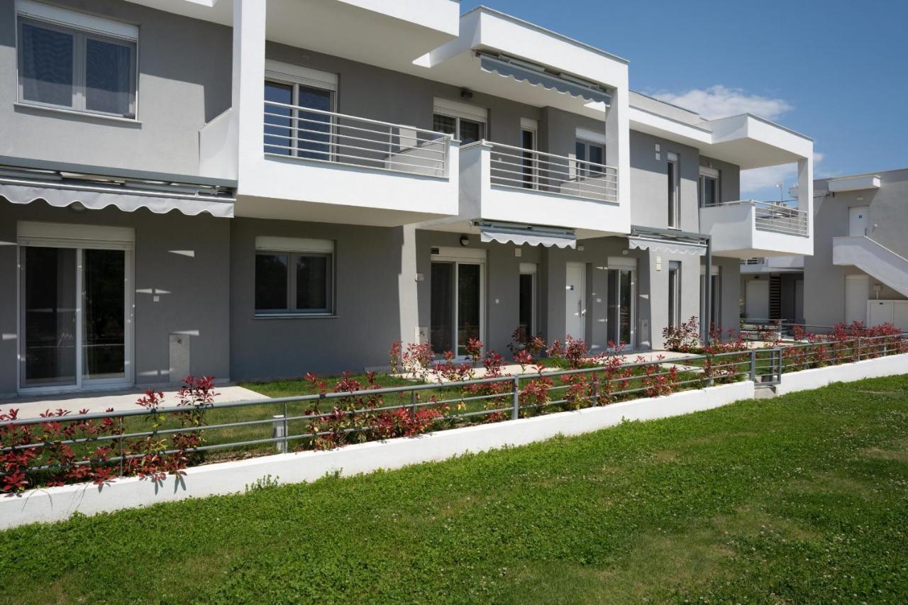Danai & Palm Residential Complexes Apartment Ofrinion Luaran gambar